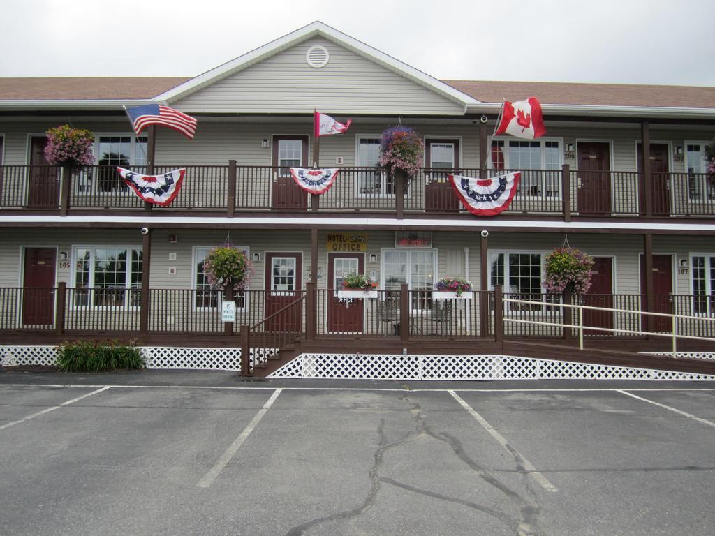 Bishops Country Inn Motel Jackman Dış mekan fotoğraf