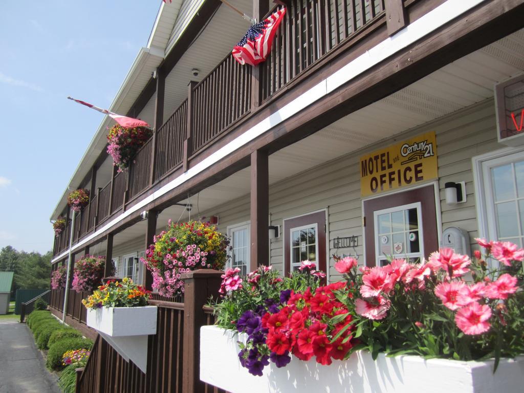 Bishops Country Inn Motel Jackman Dış mekan fotoğraf